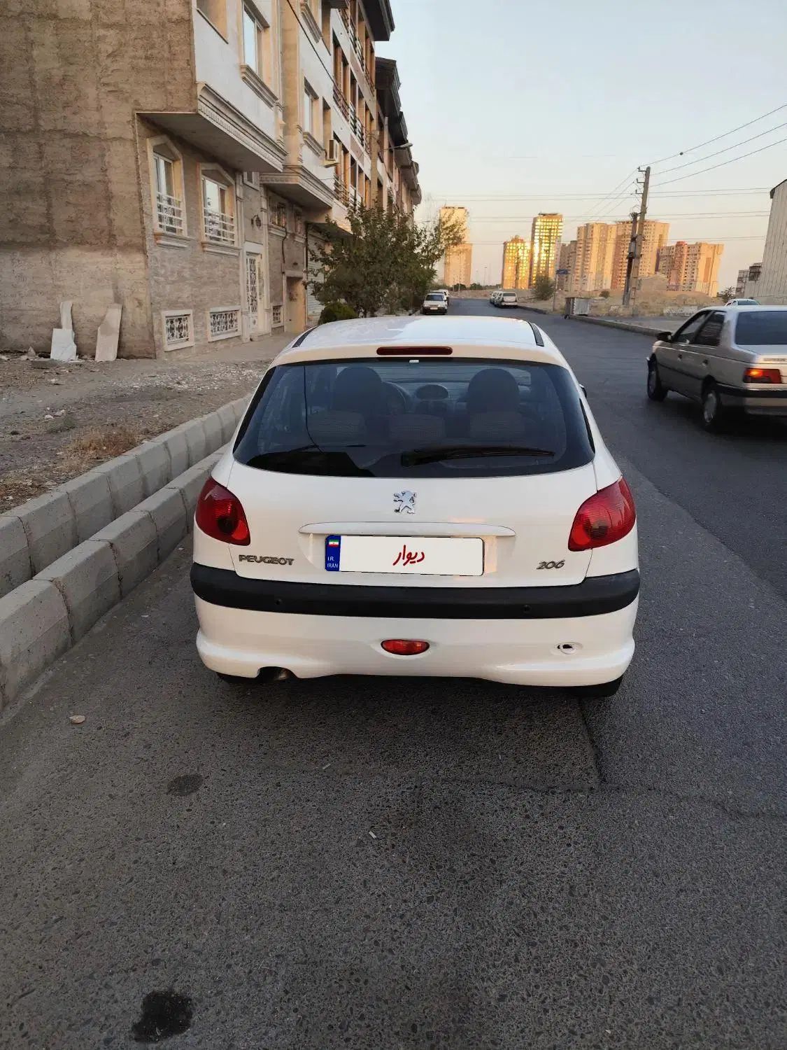 پژو 206 تیپ 5 - 1396