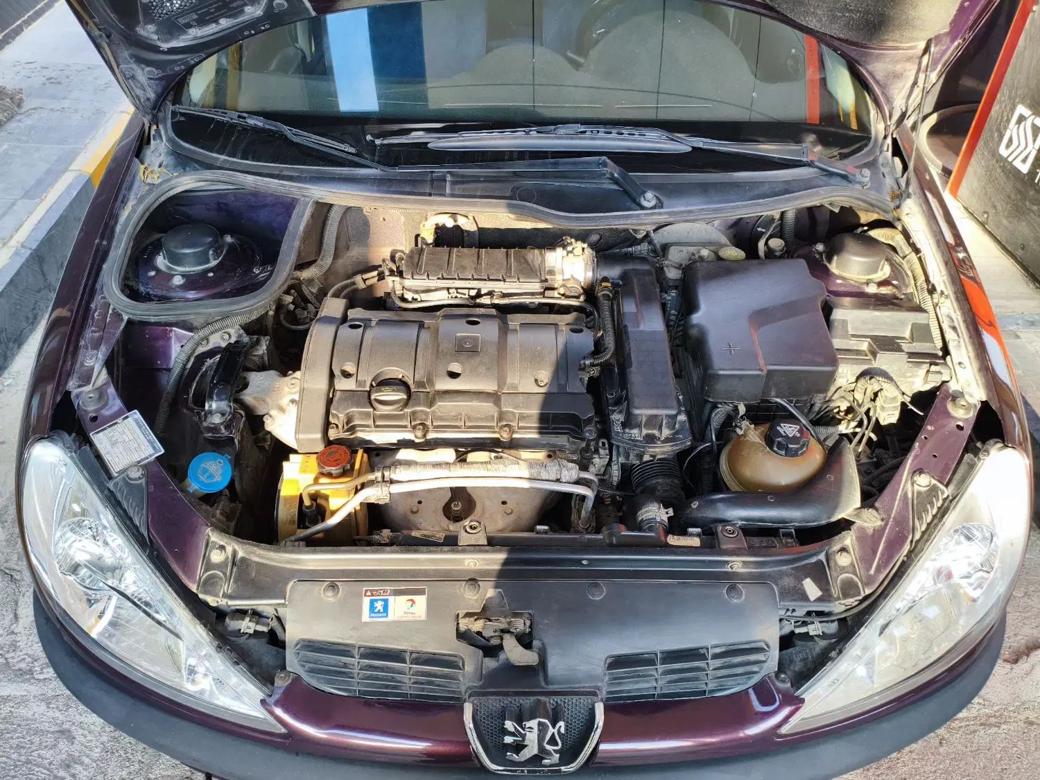 پژو ۲۰۶ صندوق دار v8 - 1392