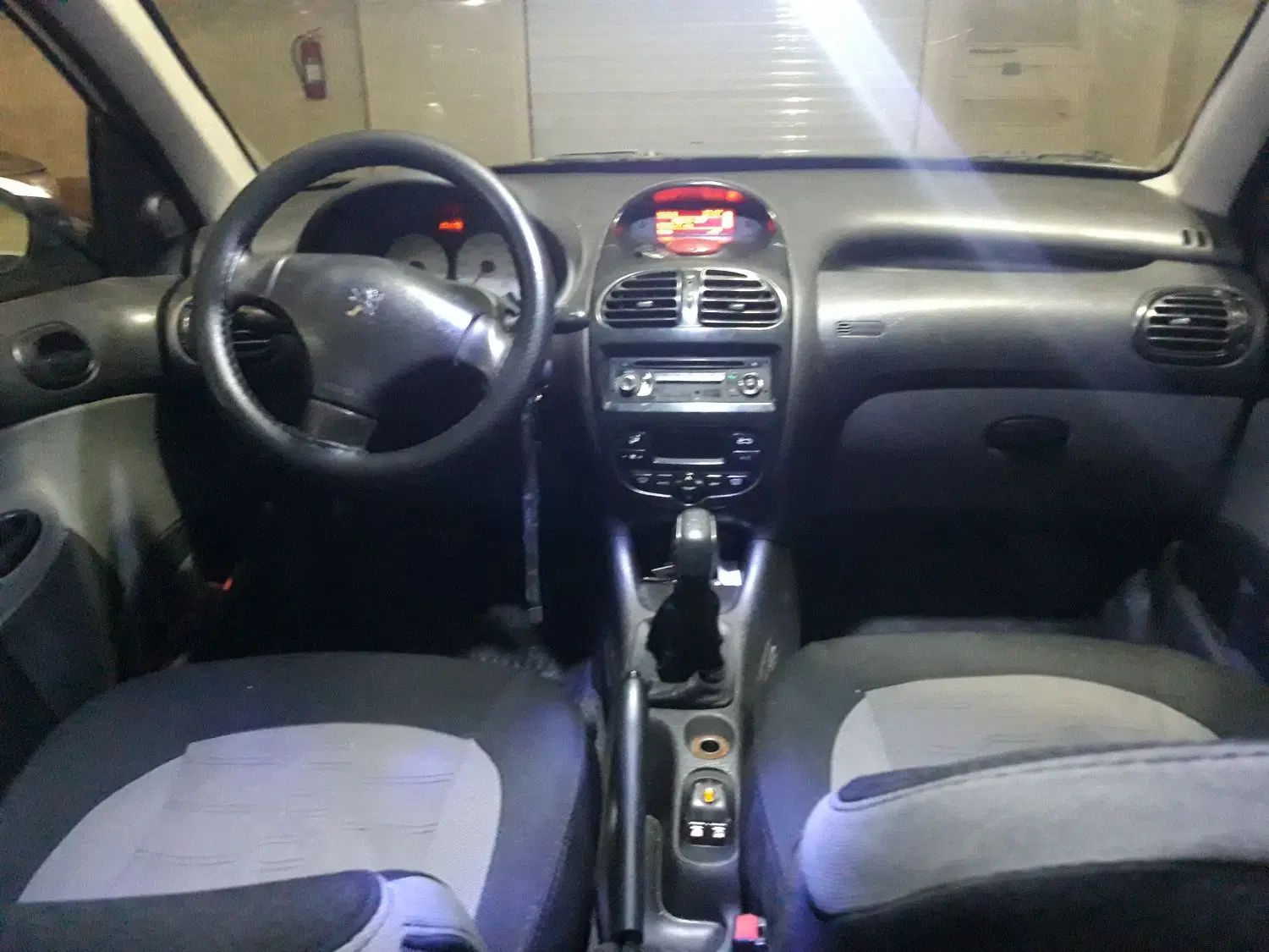 پژو ۲۰۶ صندوق دار v8 - 1394