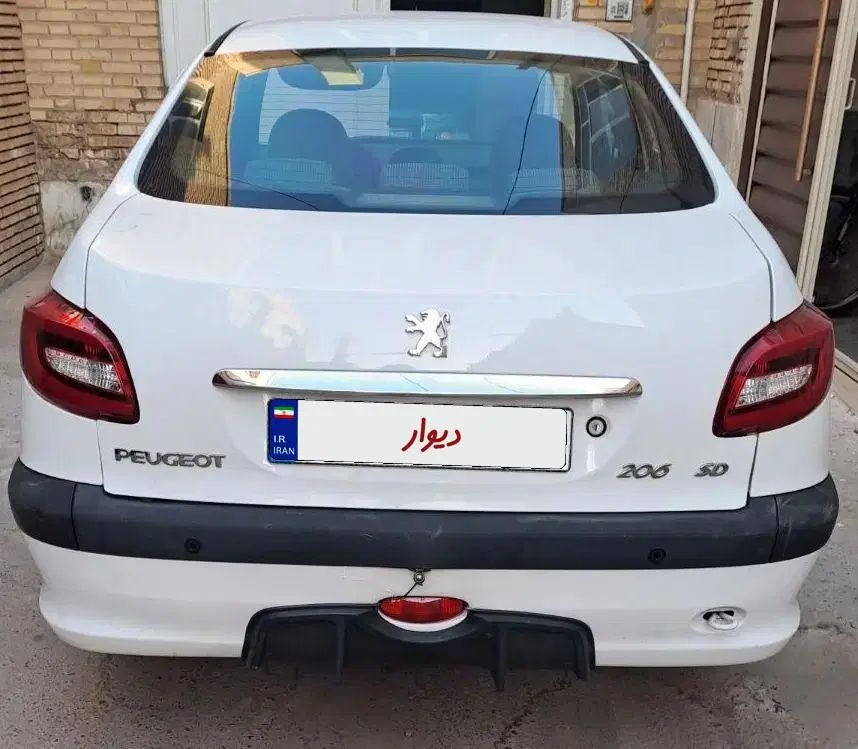 پژو ۲۰۶ صندوق دار v8 - 1395