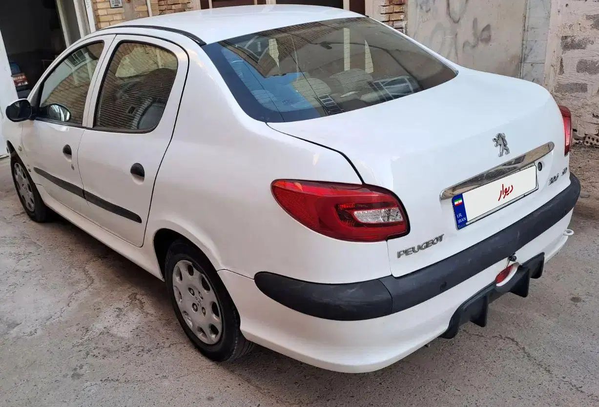 پژو ۲۰۶ صندوق دار v8 - 1395