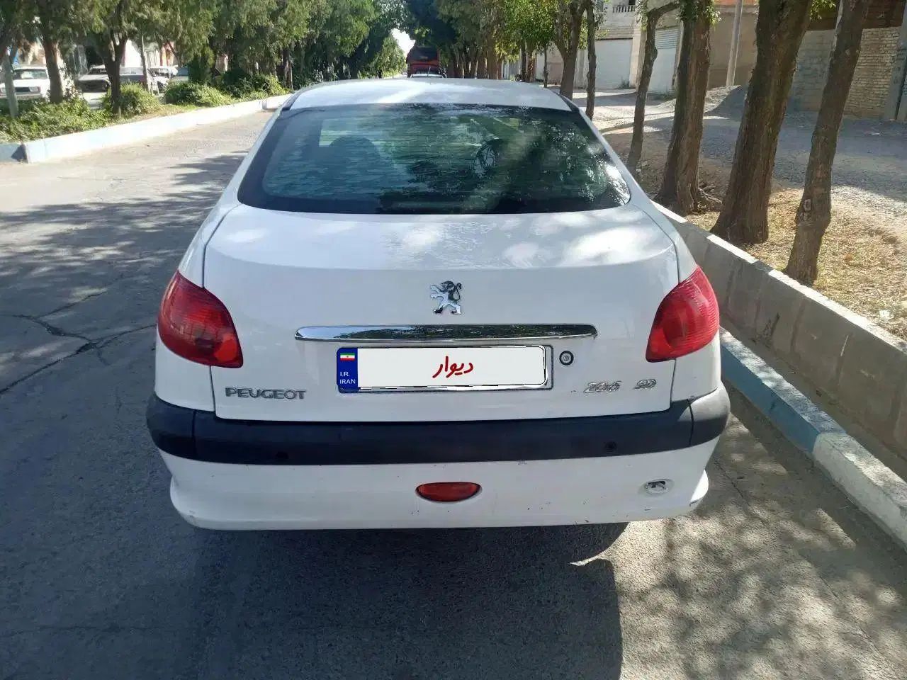 پژو ۲۰۶ صندوق دار v8 - 1397