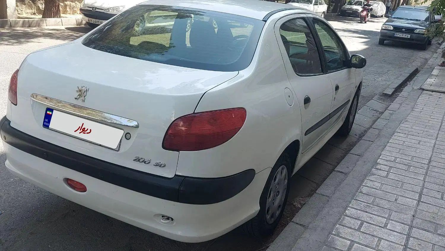 پژو ۲۰۶ صندوق دار v8 - 1386