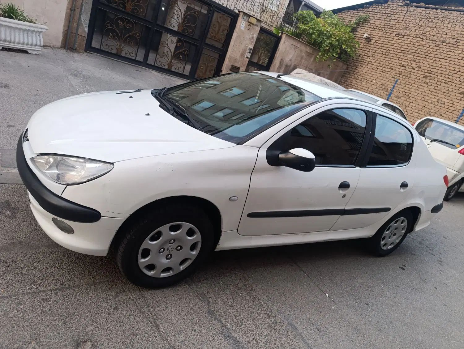 پژو ۲۰۶ صندوق دار v8 - 1390