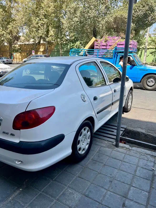 پژو ۲۰۶ صندوق دار v8 - 1390