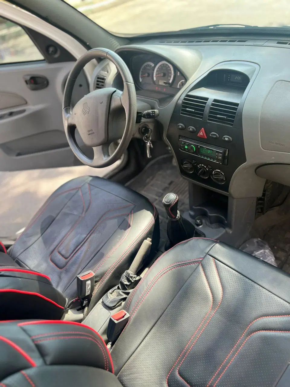 تیبا صندوق دار SX - 1400