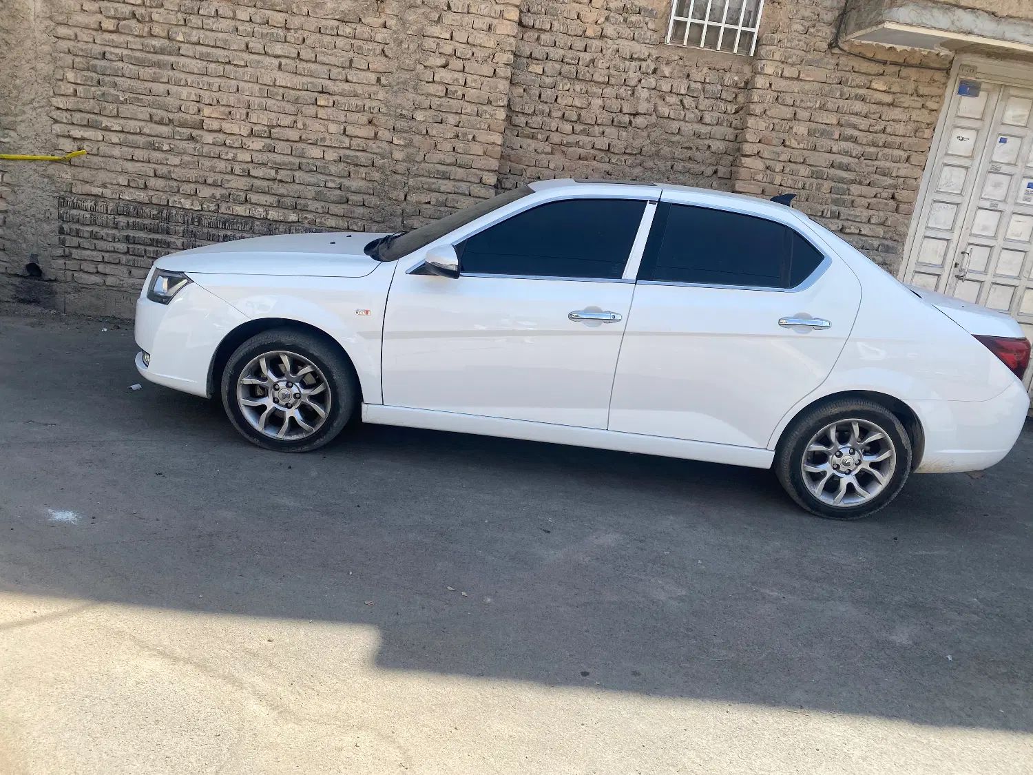 دنا پلاس توربو اتوماتیک - 1401