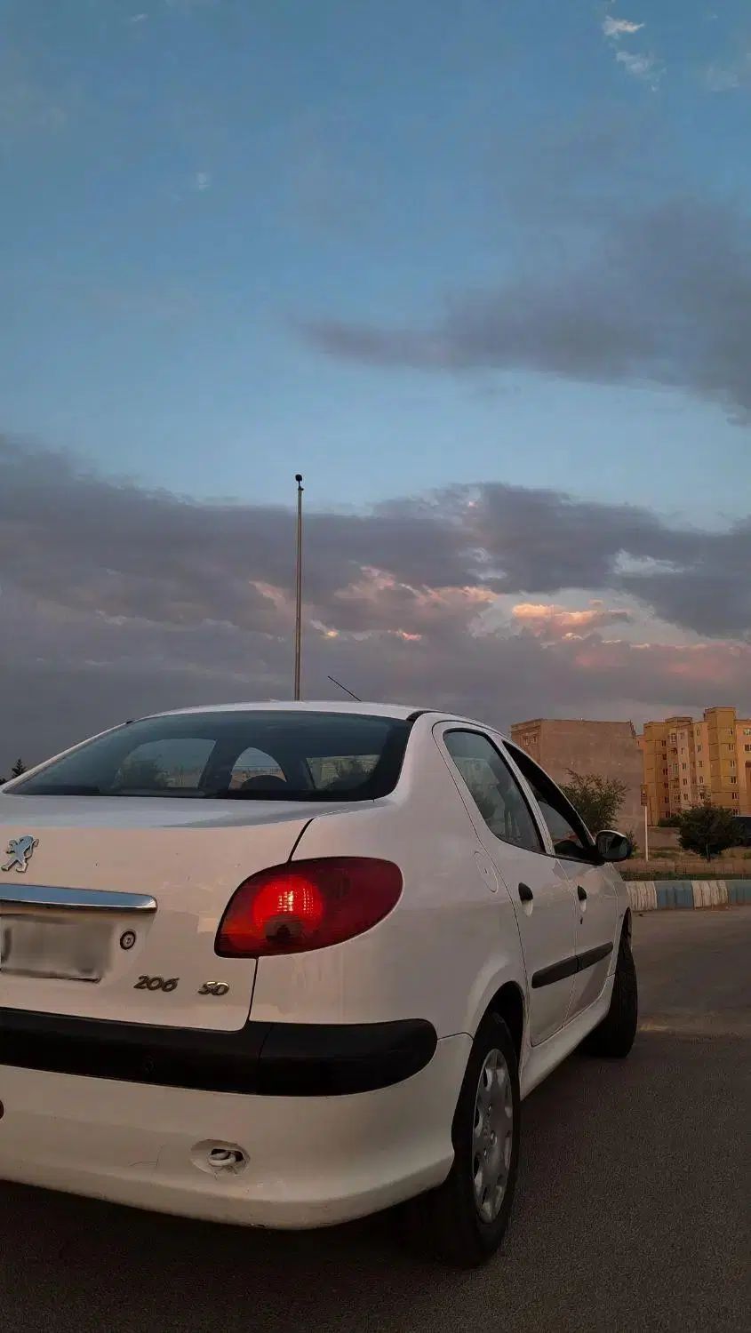 پژو ۲۰۶ صندوق دار v8 - 1394