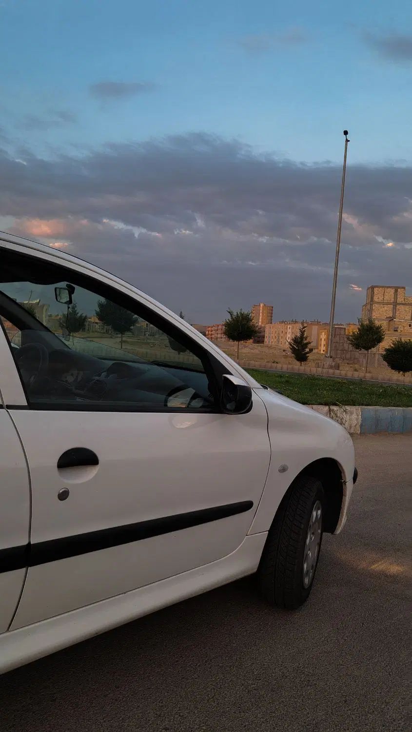 پژو ۲۰۶ صندوق دار v8 - 1394