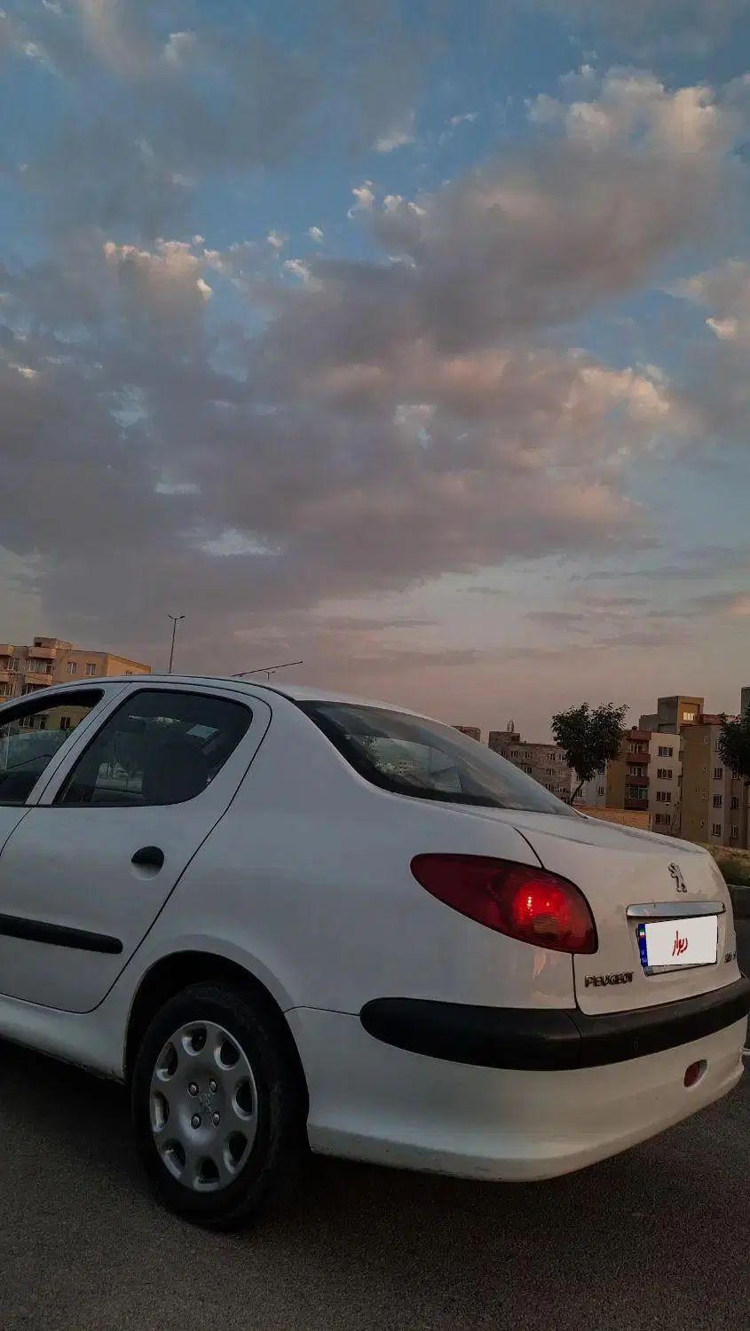 پژو ۲۰۶ صندوق دار v8 - 1394