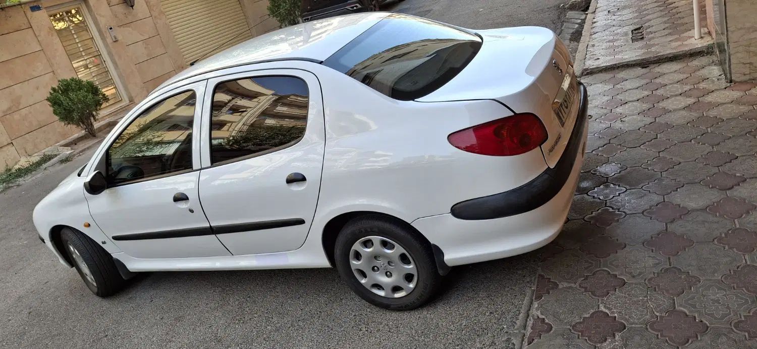 پژو ۲۰۶ صندوق دار v8 - 1395