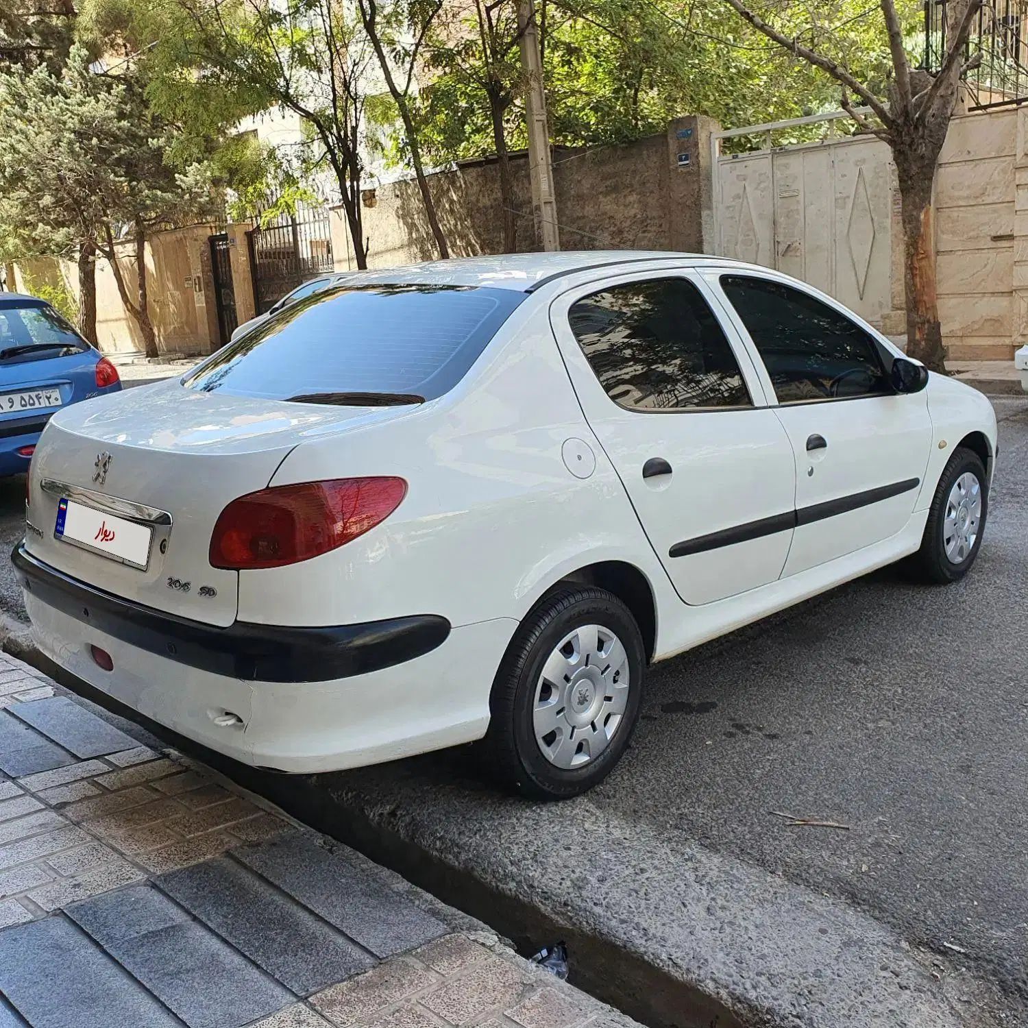 پژو ۲۰۶ صندوق دار v8 - 1394