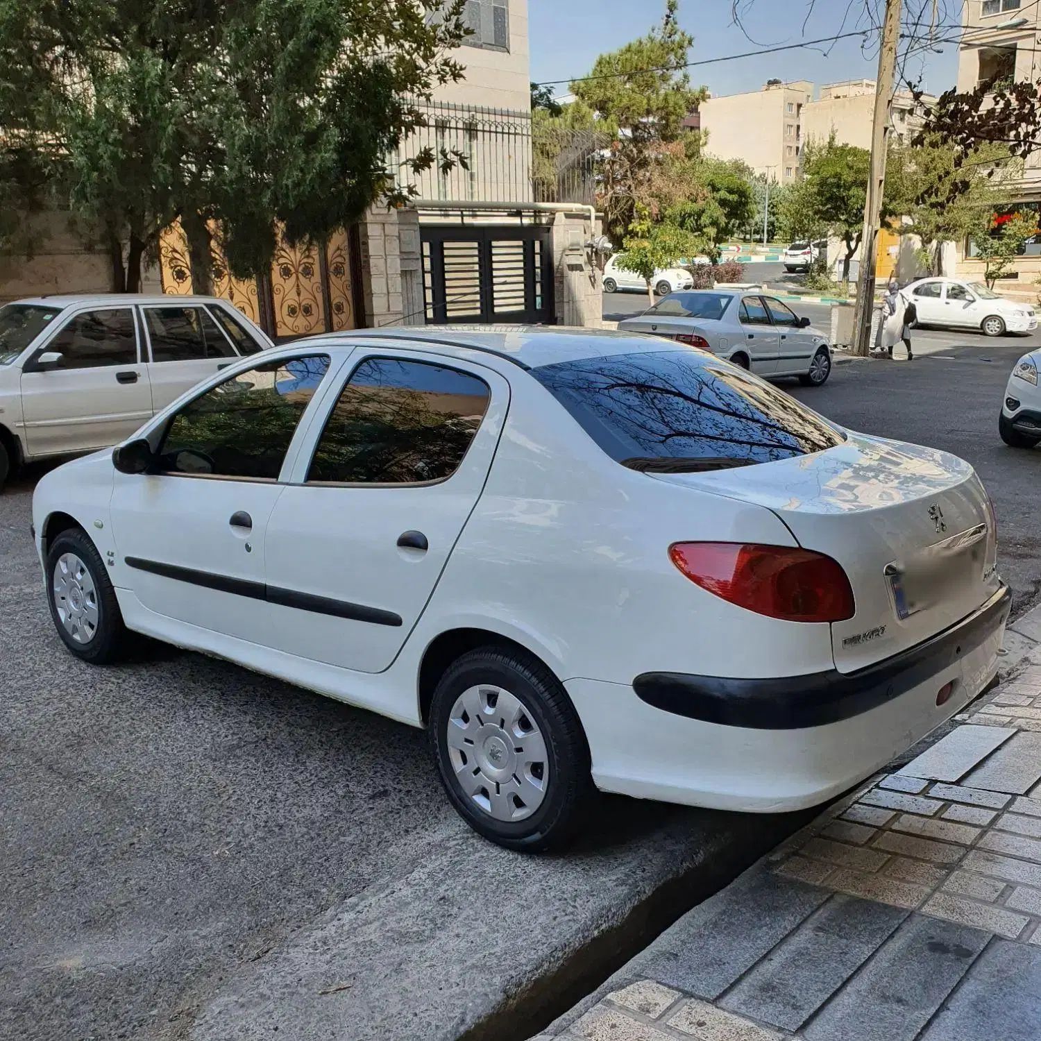 پژو ۲۰۶ صندوق دار v8 - 1394