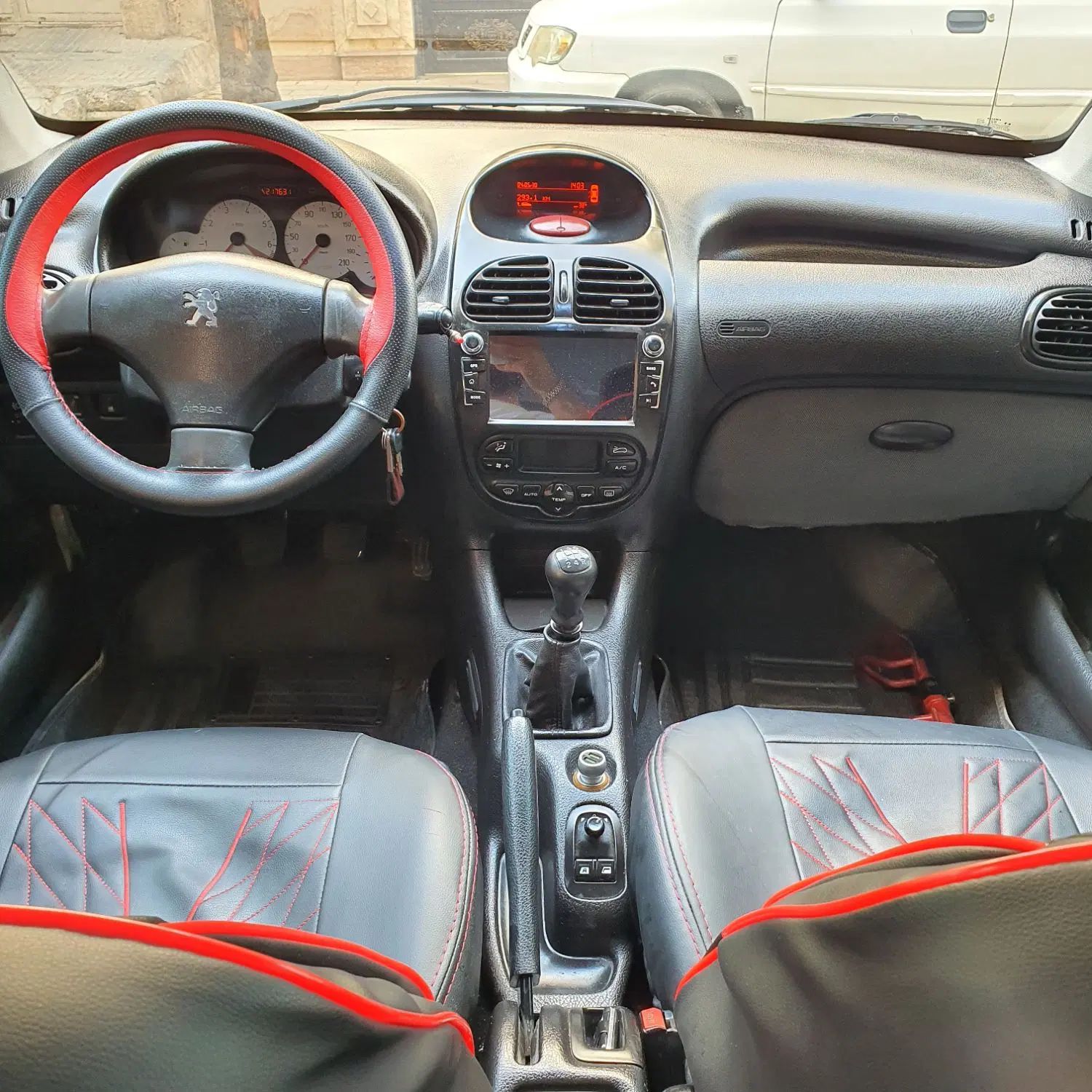 پژو ۲۰۶ صندوق دار v8 - 1394