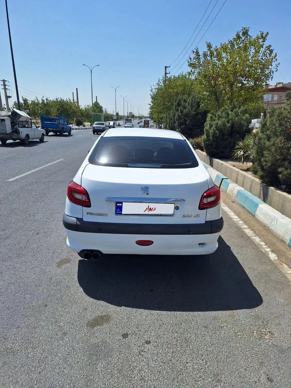 پژو ۲۰۶ صندوق دار v8 - 1396