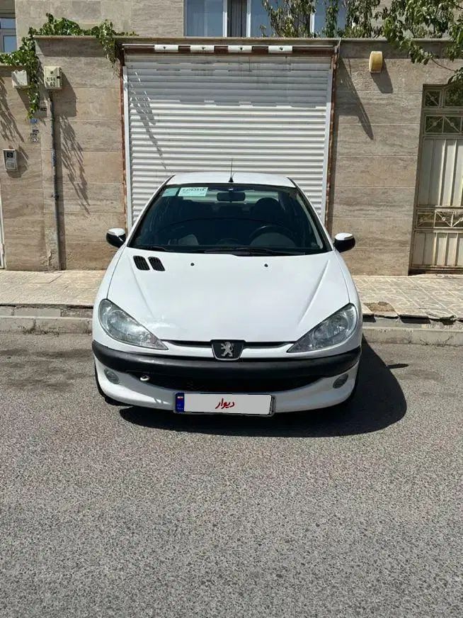پژو ۲۰۶ صندوق دار v8 - 1394
