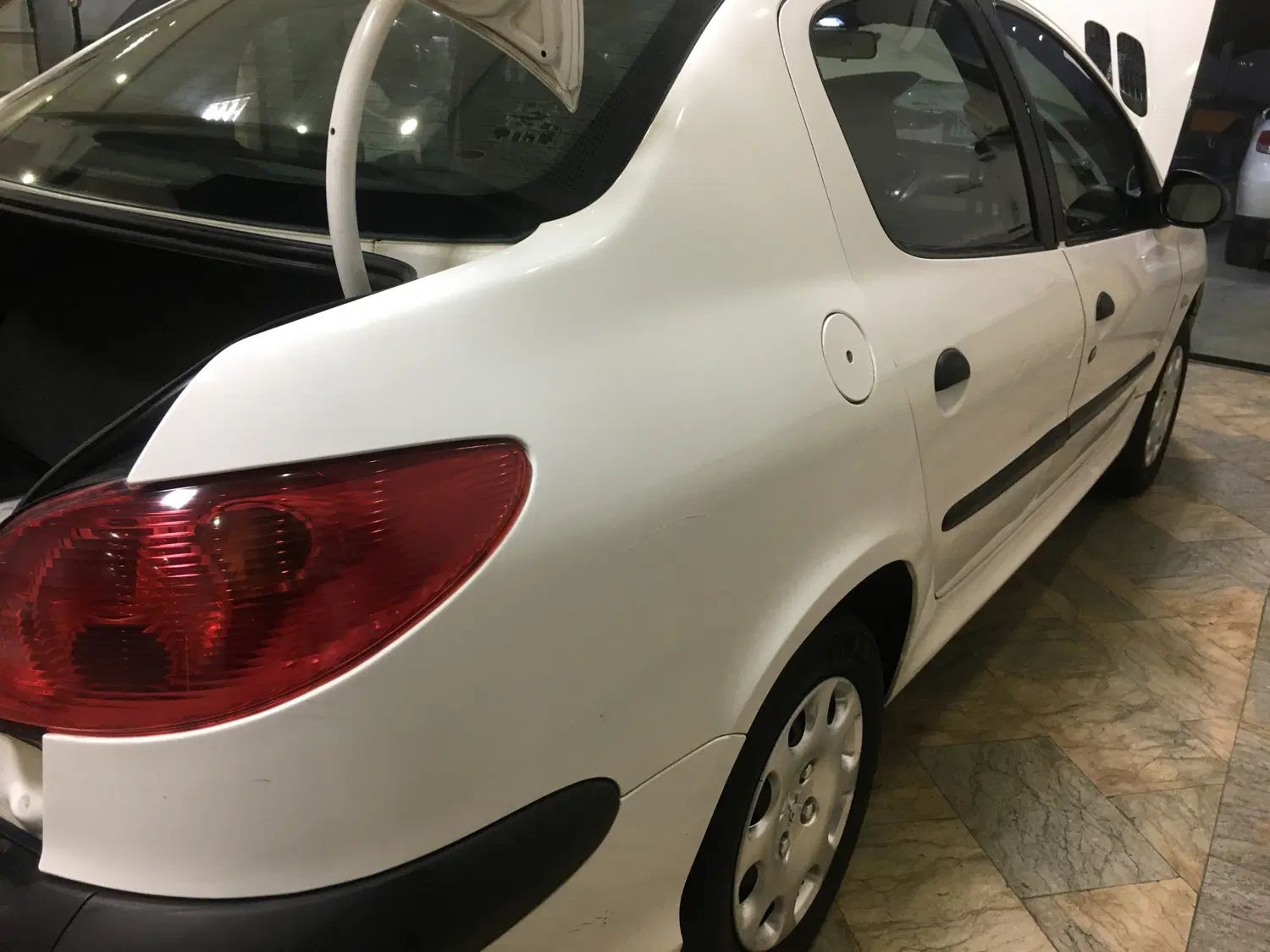 پژو ۲۰۶ صندوق دار v8 - 1390