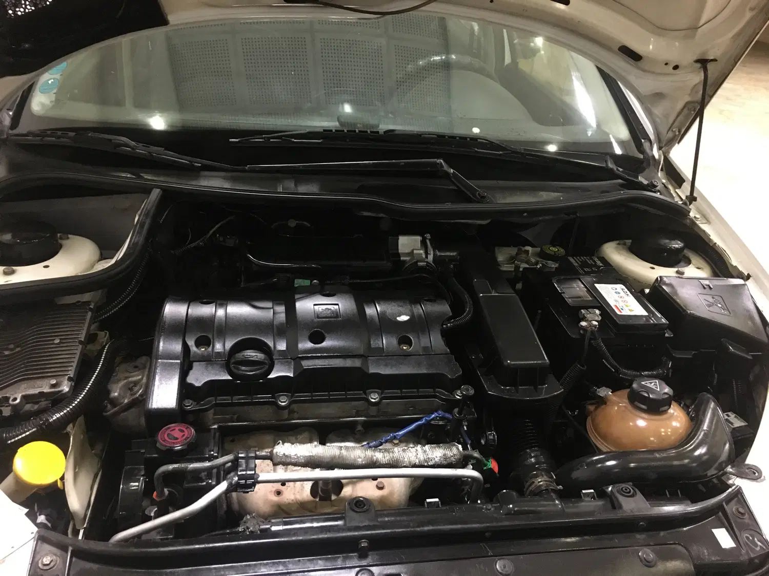 پژو ۲۰۶ صندوق دار v8 - 1390