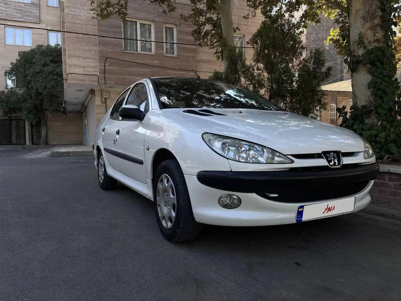 پژو ۲۰۶ صندوق دار v8 - 1396