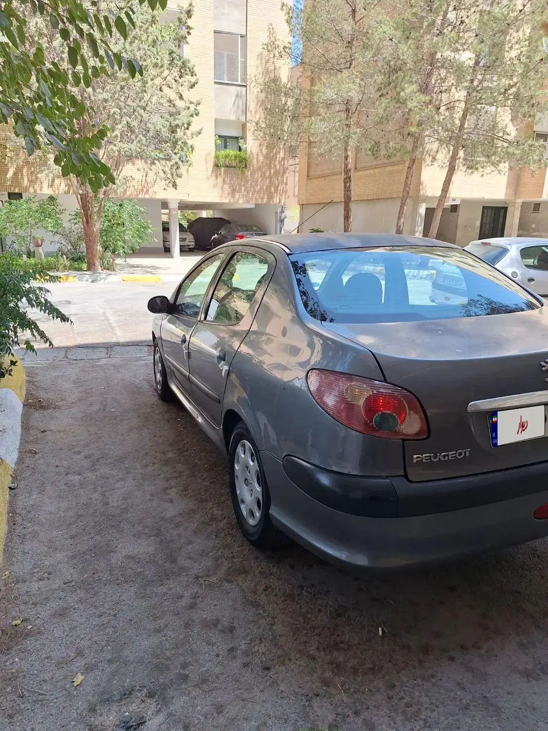 پژو ۲۰۶ صندوق دار v20 - 1387