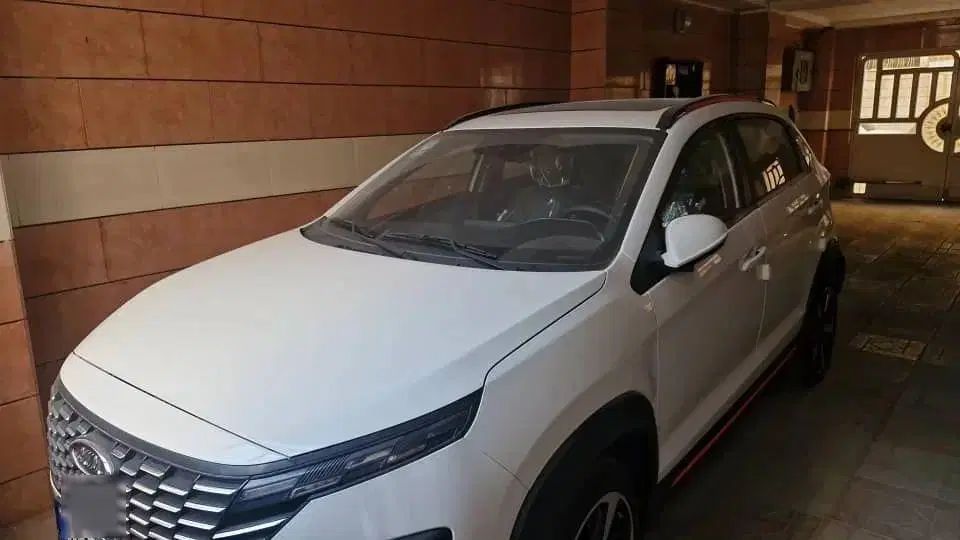 ام وی ام X33 دنده‌ای ساده - 1395