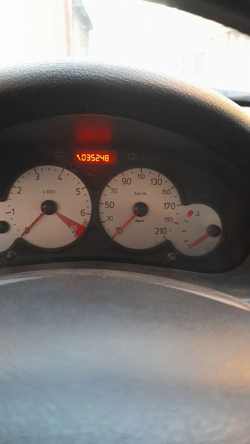 پژو ۲۰۶ صندوق دار v8 - 1400