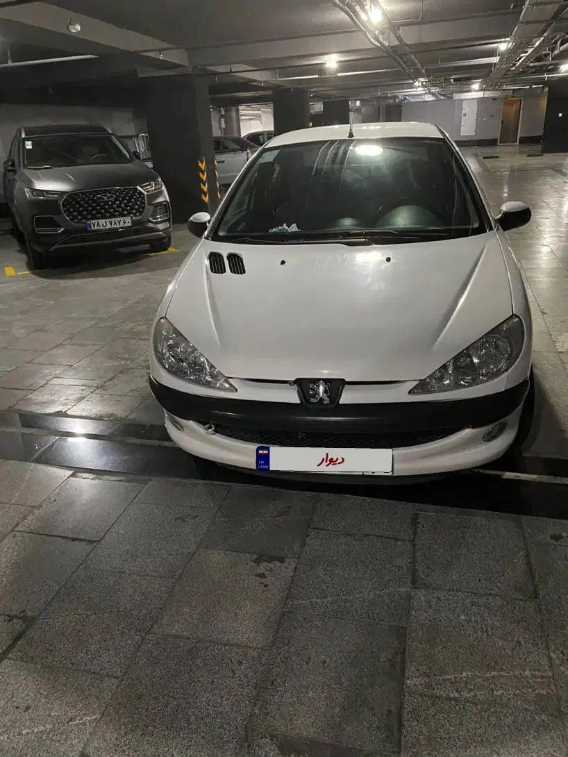 پژو ۲۰۶ صندوق دار v8 - 1395