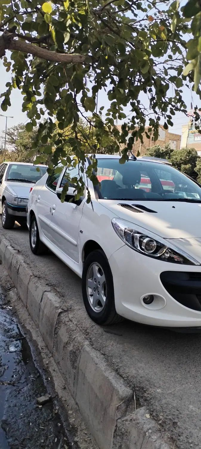 پژو ۲۰۶ صندوق دار v8 - 1397