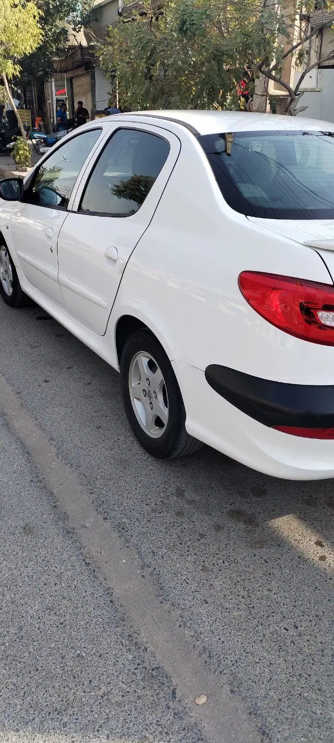 پژو ۲۰۶ صندوق دار v8 - 1397
