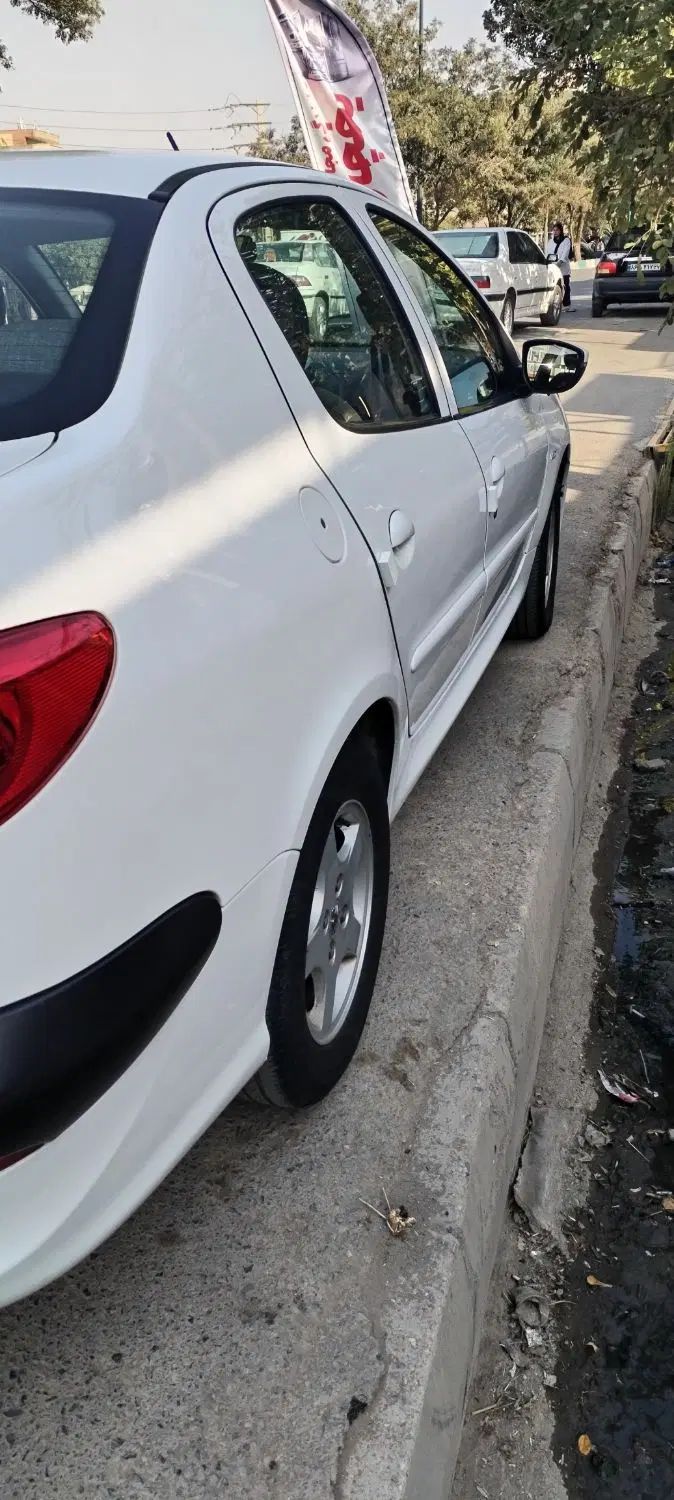 پژو ۲۰۶ صندوق دار v8 - 1397