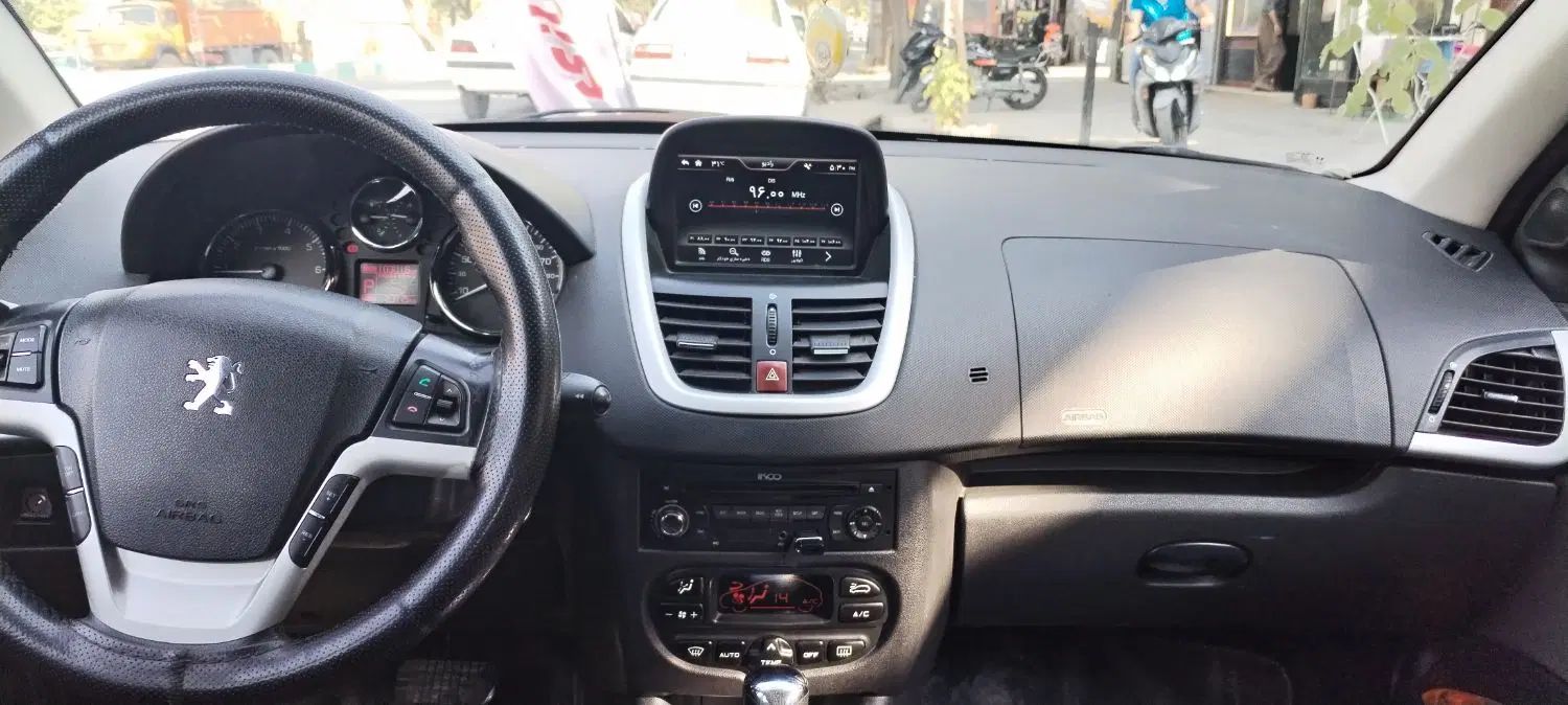 پژو ۲۰۶ صندوق دار v8 - 1397