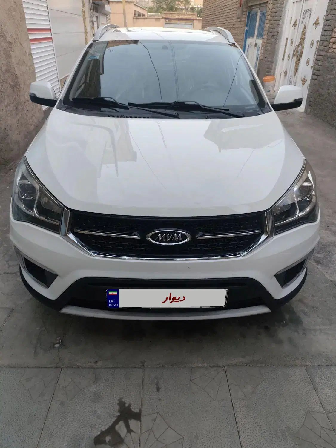 ام وی ام X22 دنده‌ای لاکچری - 1396