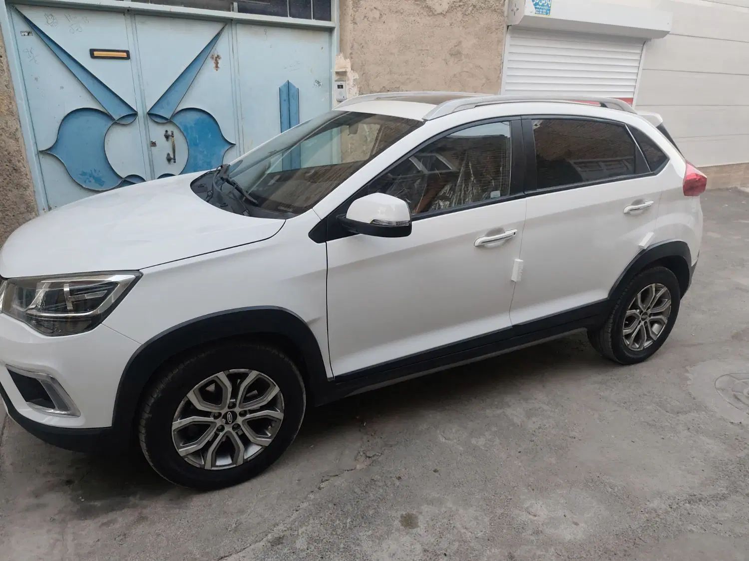 ام وی ام X22 دنده‌ای لاکچری - 1396