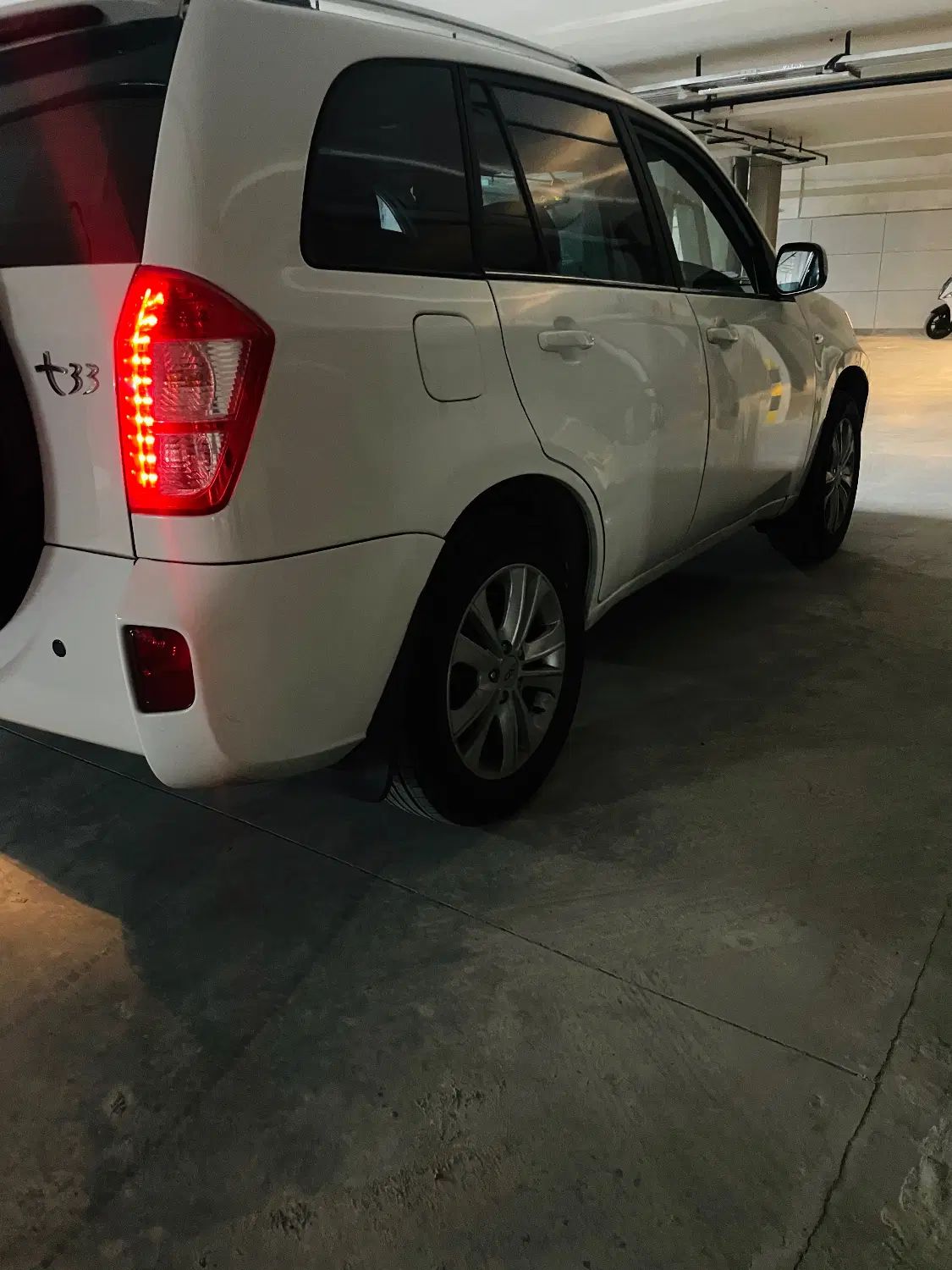 خودرو ام وی ام، X33 آگهی ann_20234697