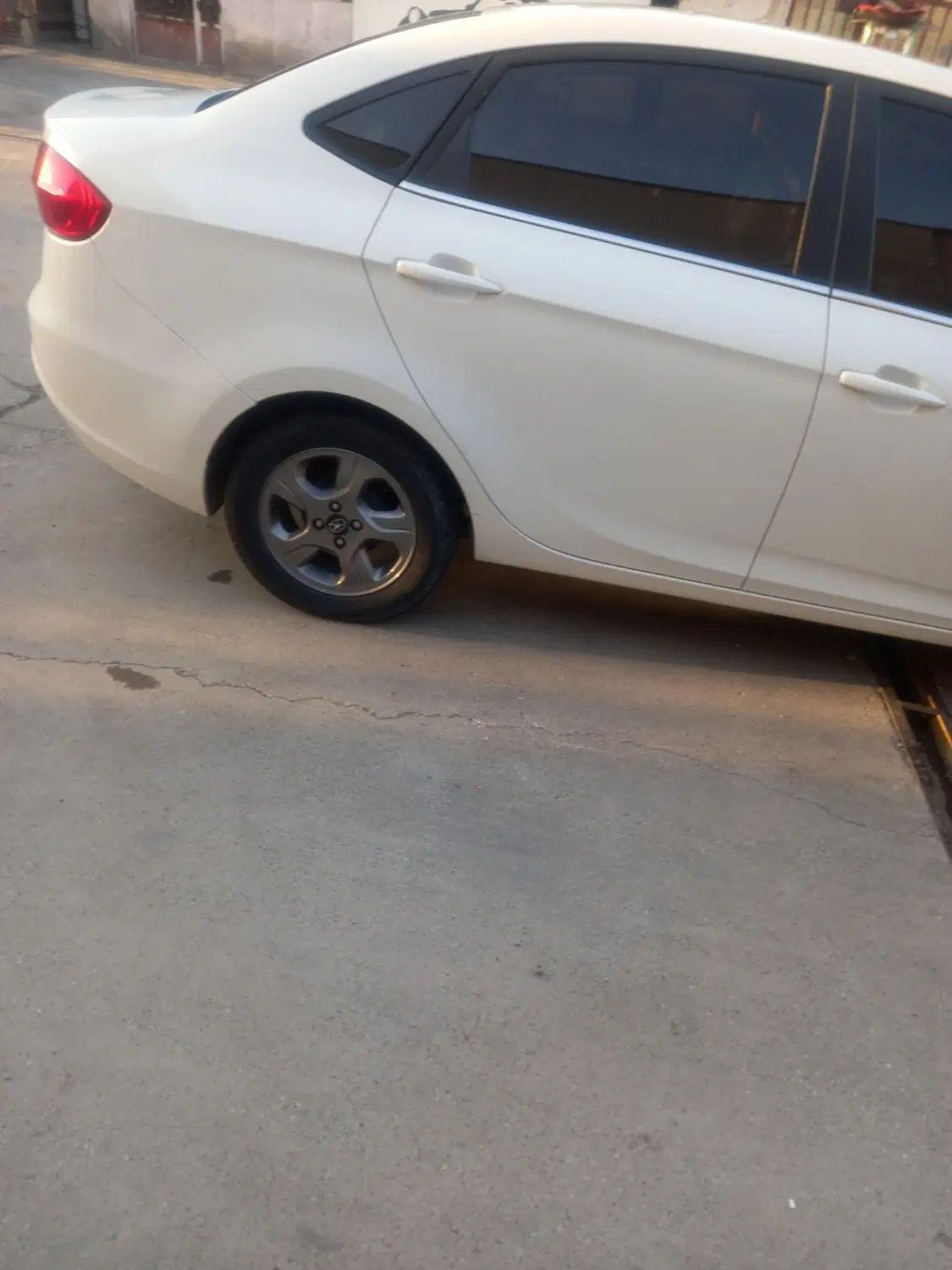 جک J4 اتوماتیک ساده - 1401