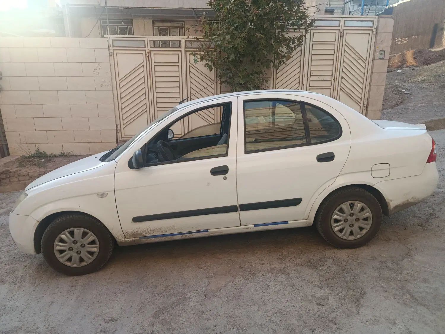 تیبا صندوق دار SX - 1392
