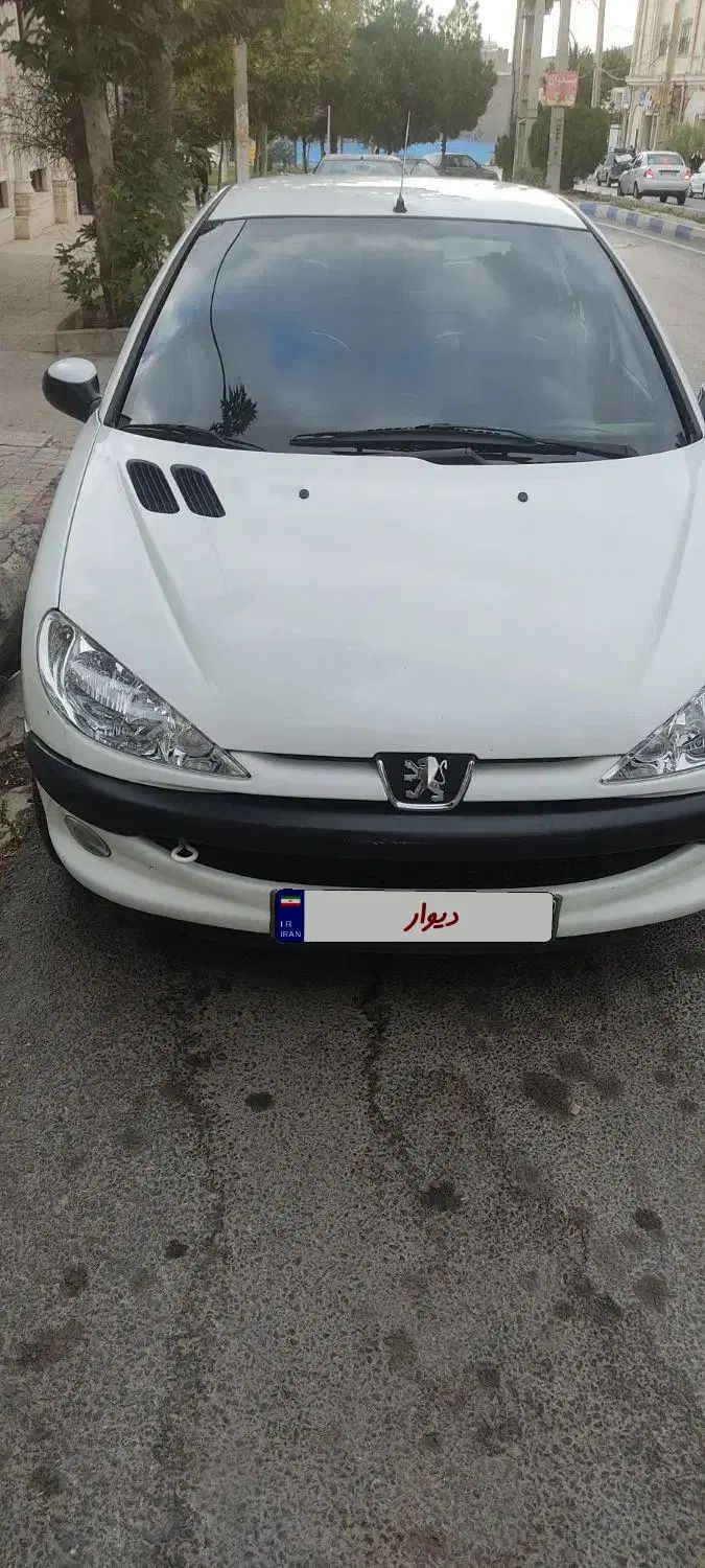 پژو ۲۰۶ صندوق دار v8 - 1396