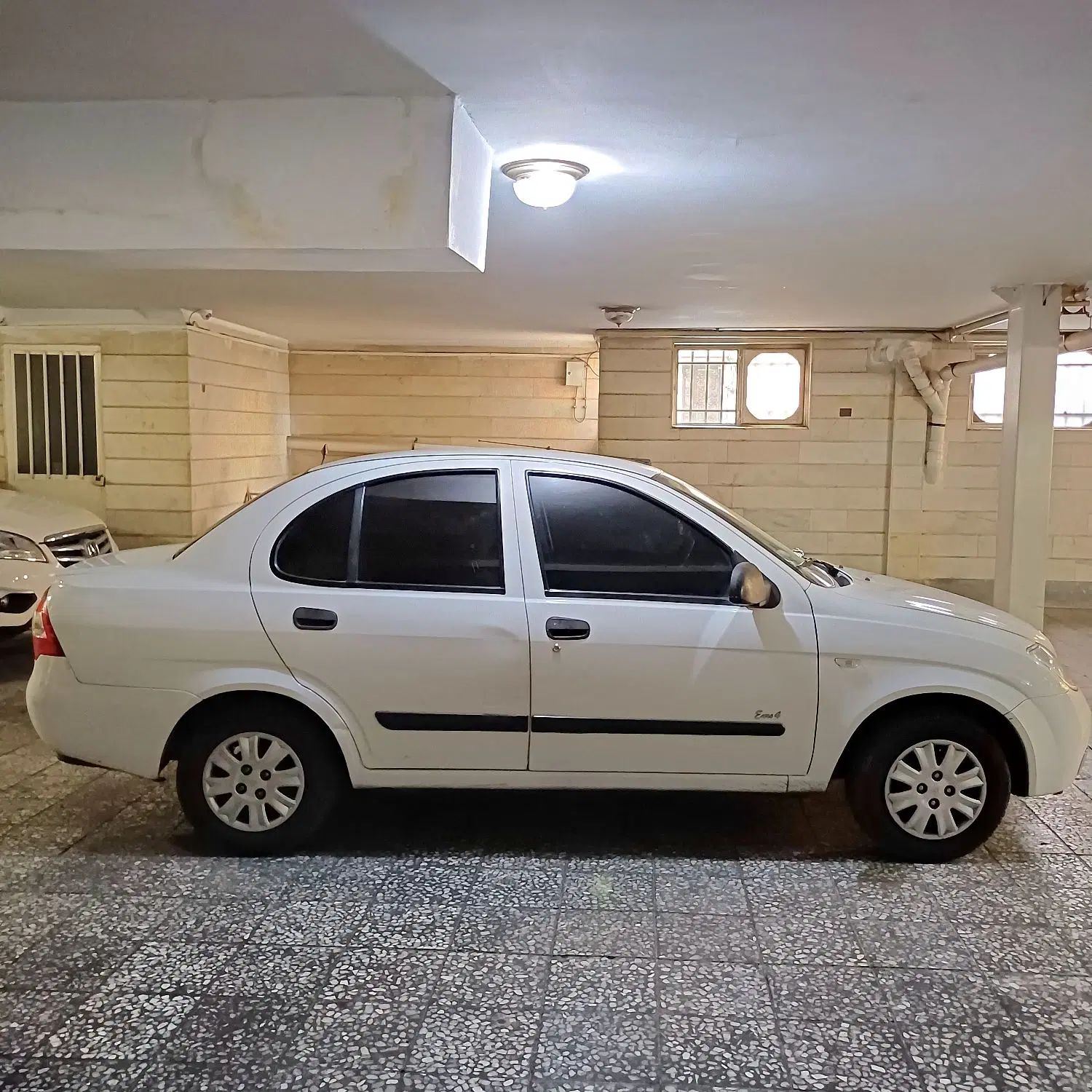 تیبا صندوق دار SX - 1392