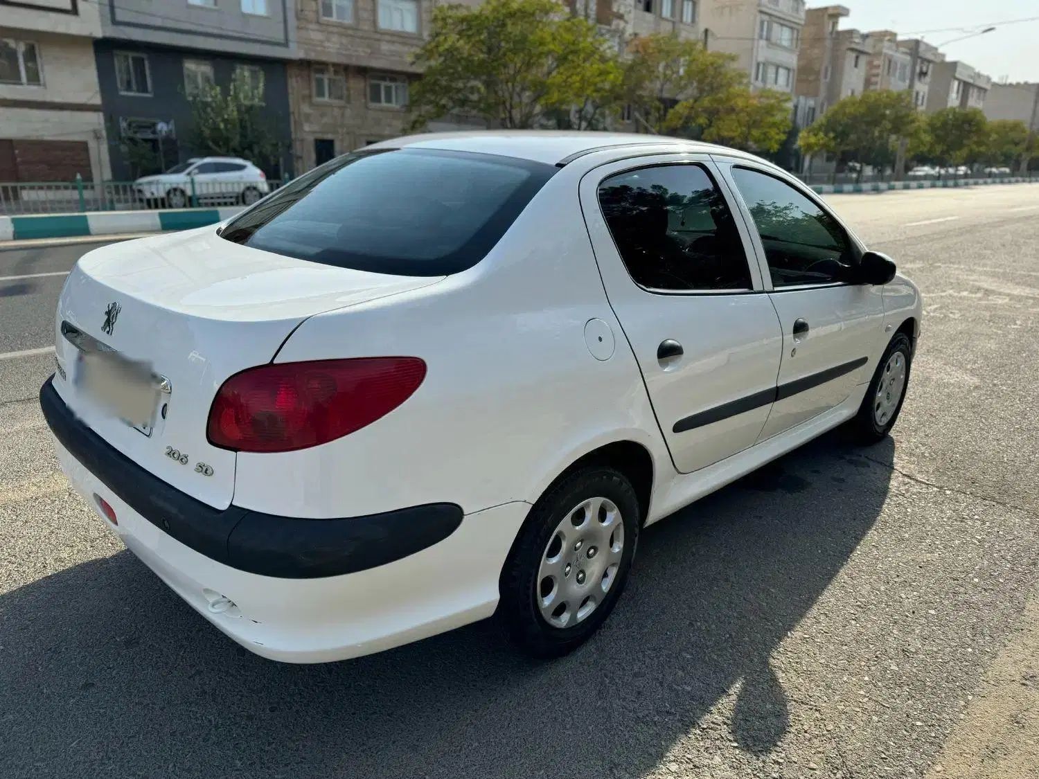 پژو ۲۰۶ صندوق دار v8 - 1396