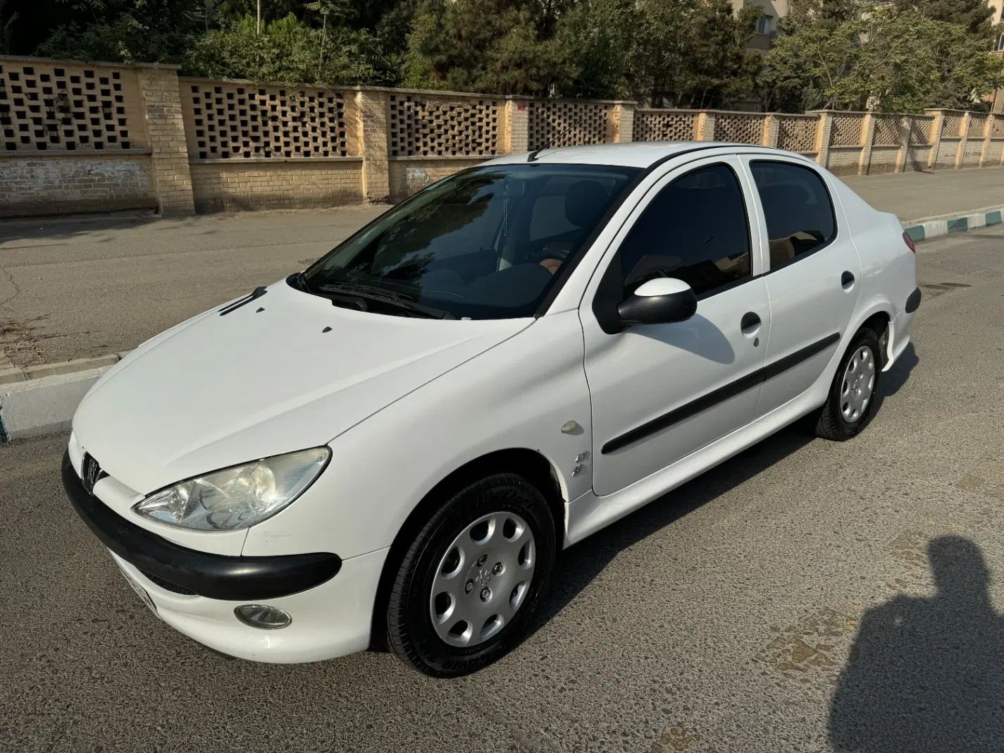 پژو ۲۰۶ صندوق دار v8 - 1396