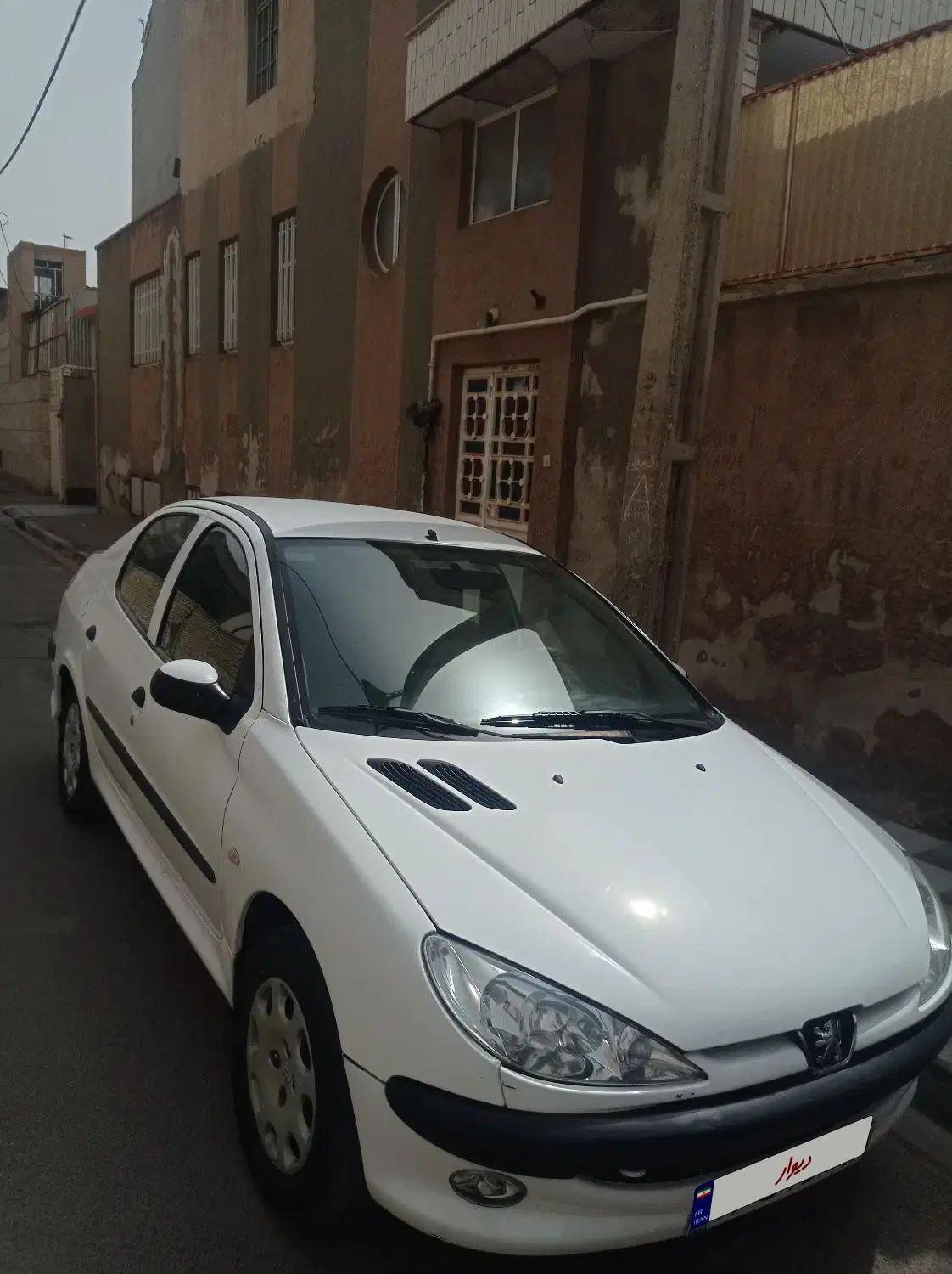 پژو ۲۰۶ صندوق دار v8 - 1397
