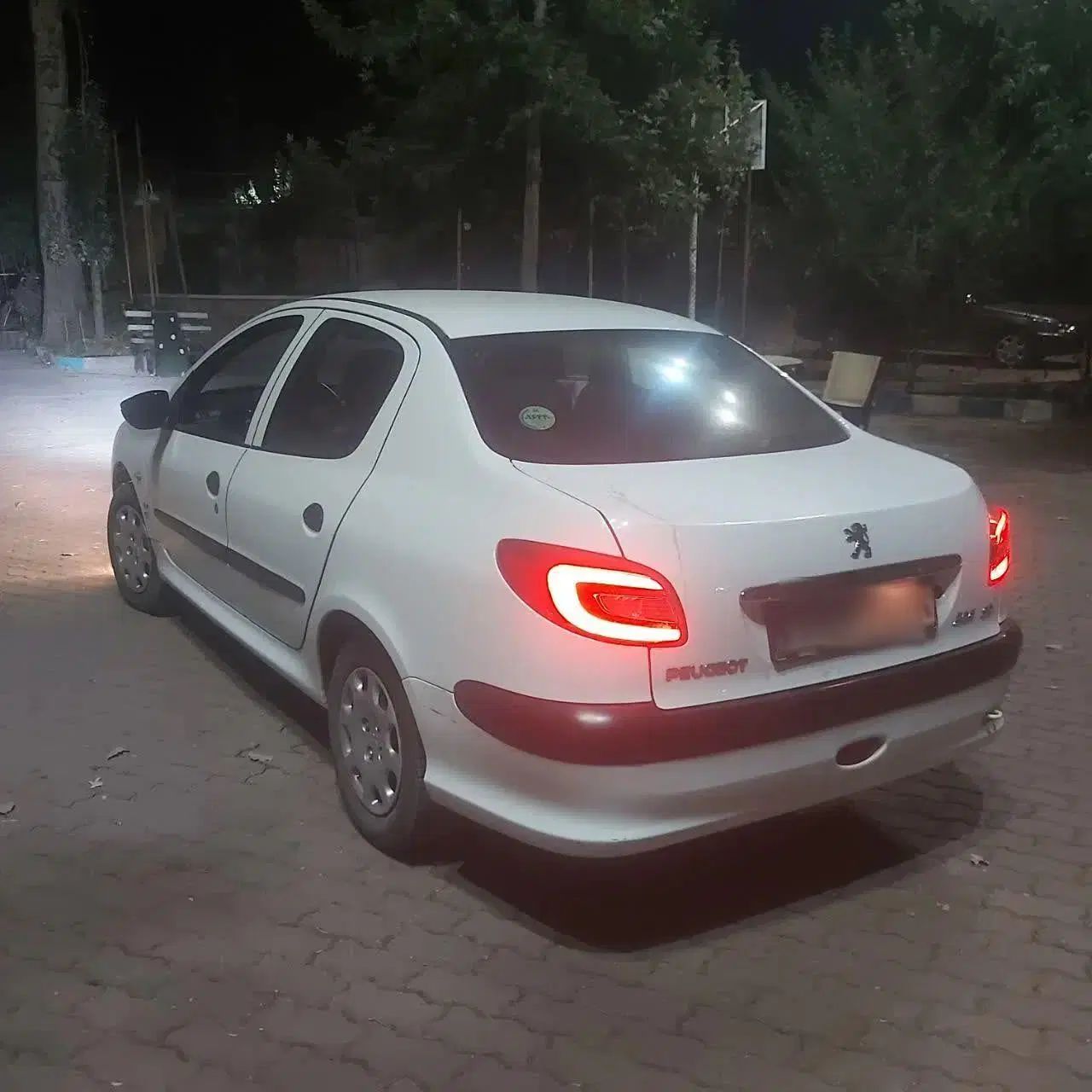پژو ۲۰۶ صندوق دار v8 - 1398