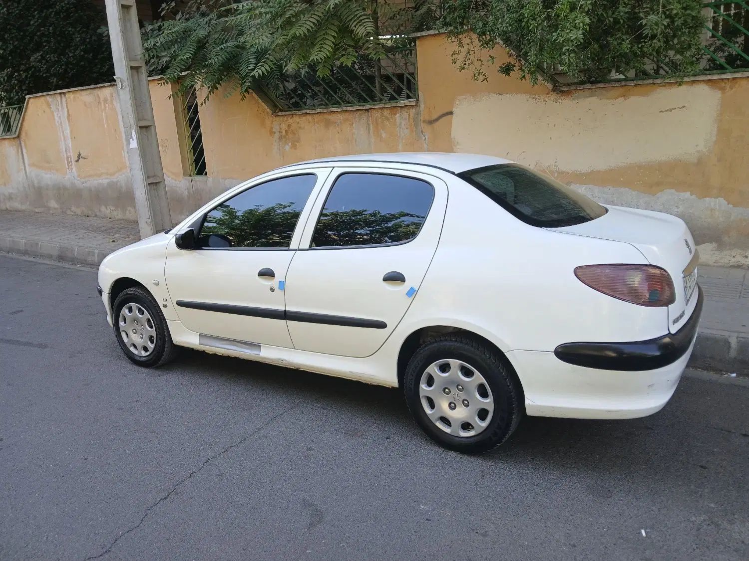 پژو ۲۰۶ صندوق دار v8 - 1393