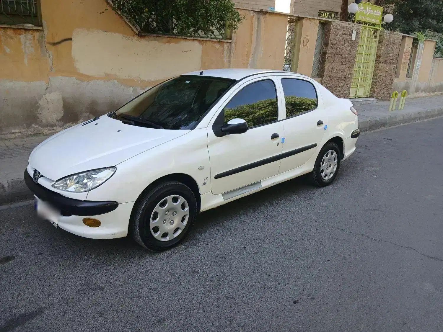 پژو ۲۰۶ صندوق دار v8 - 1393