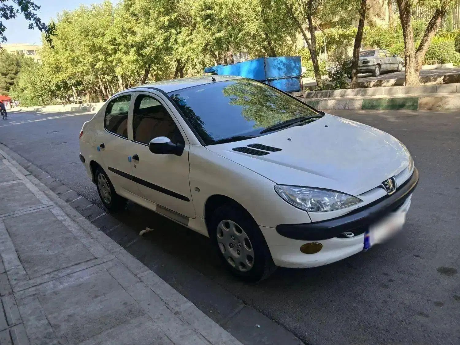 پژو ۲۰۶ صندوق دار v8 - 1393
