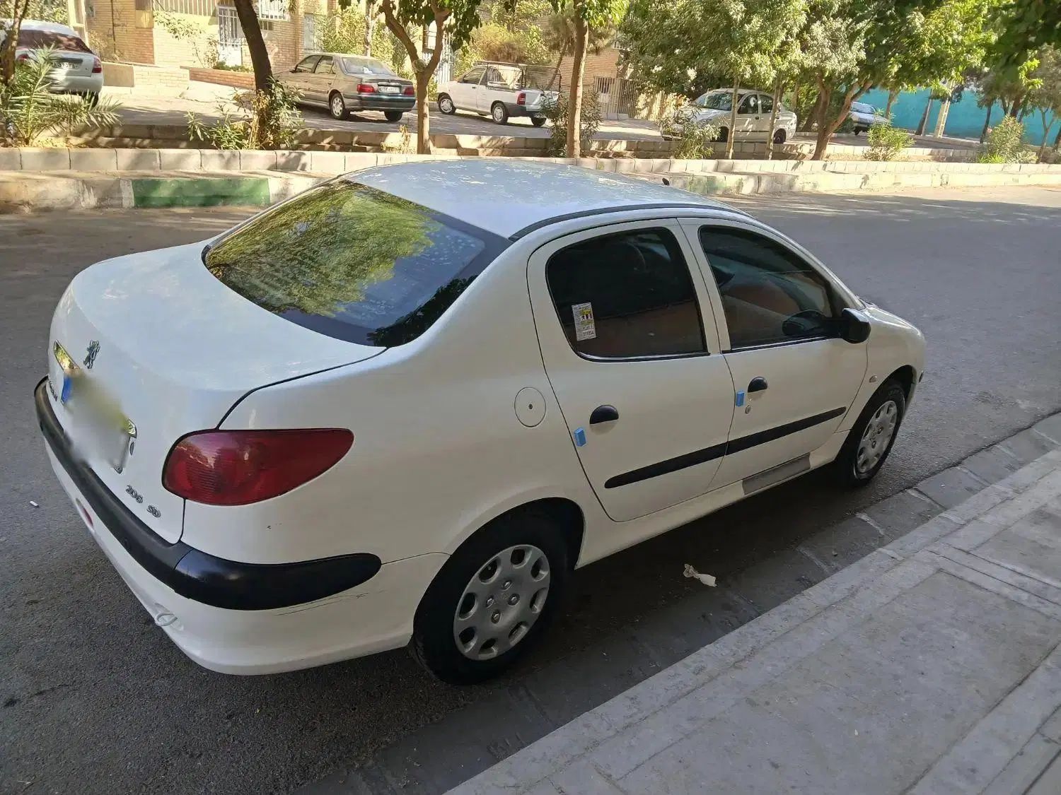 پژو ۲۰۶ صندوق دار v8 - 1393