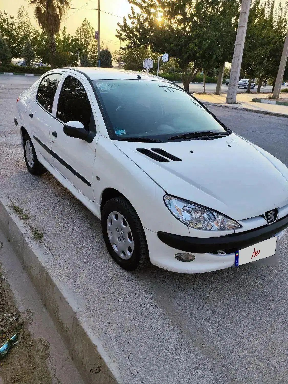 پژو ۲۰۶ صندوق دار v8 - 1393