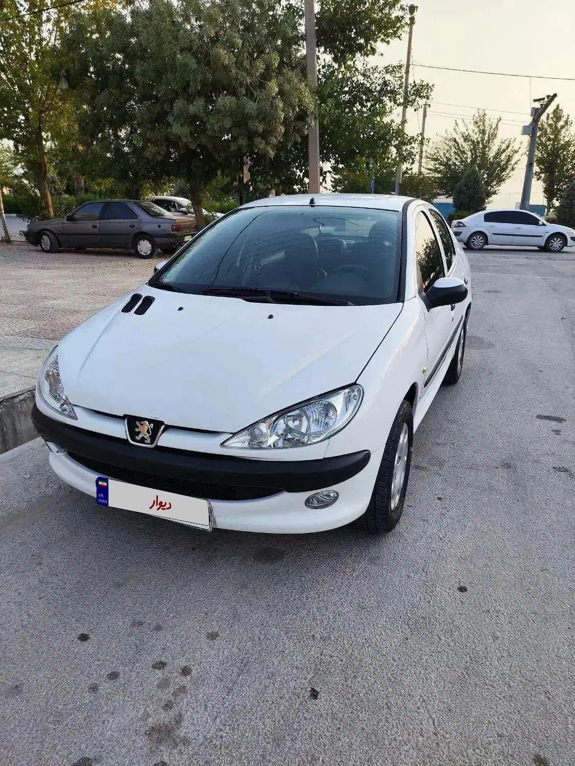پژو ۲۰۶ صندوق دار v8 - 1393