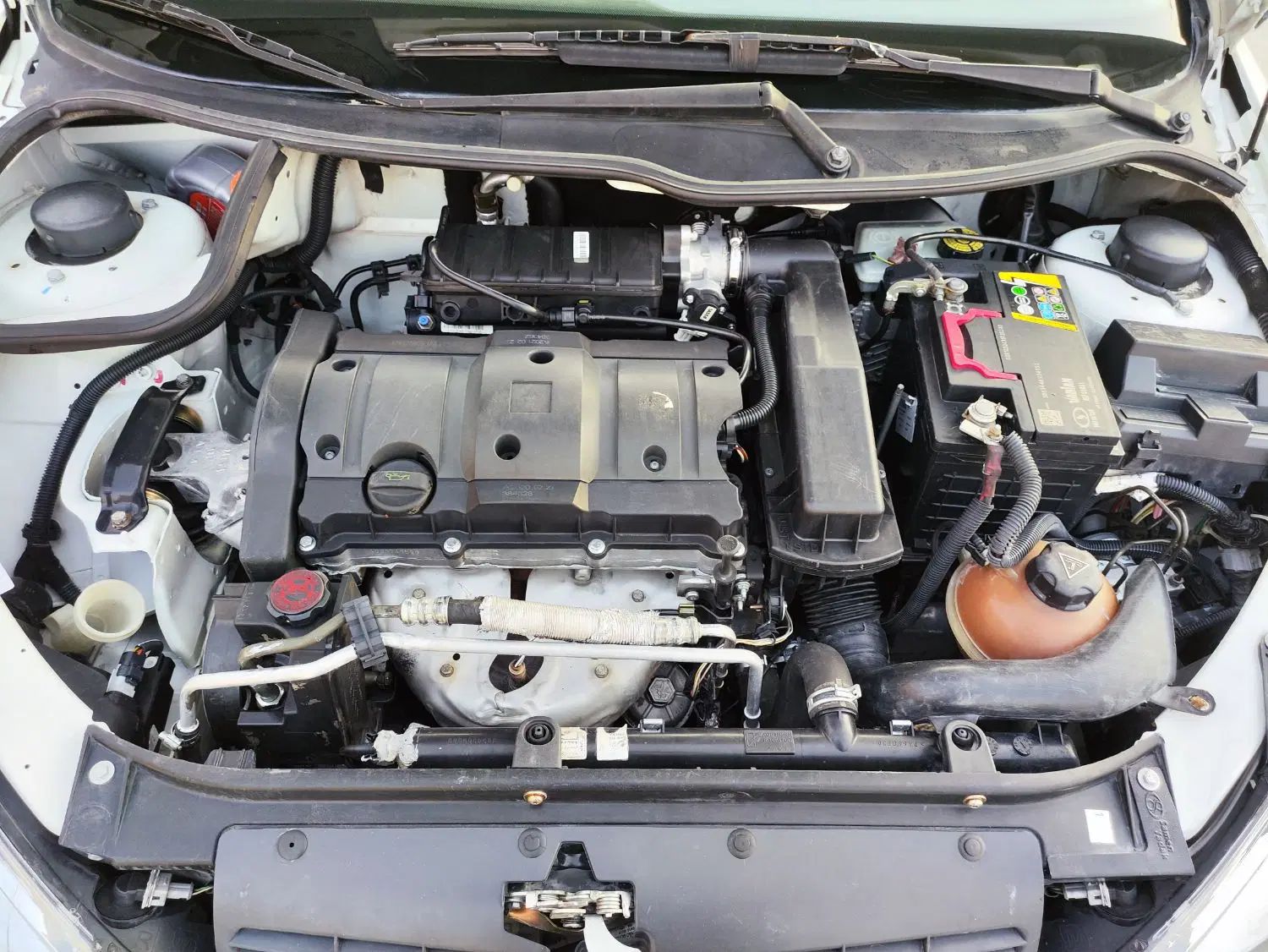 پژو ۲۰۶ صندوق دار v8 - 1393