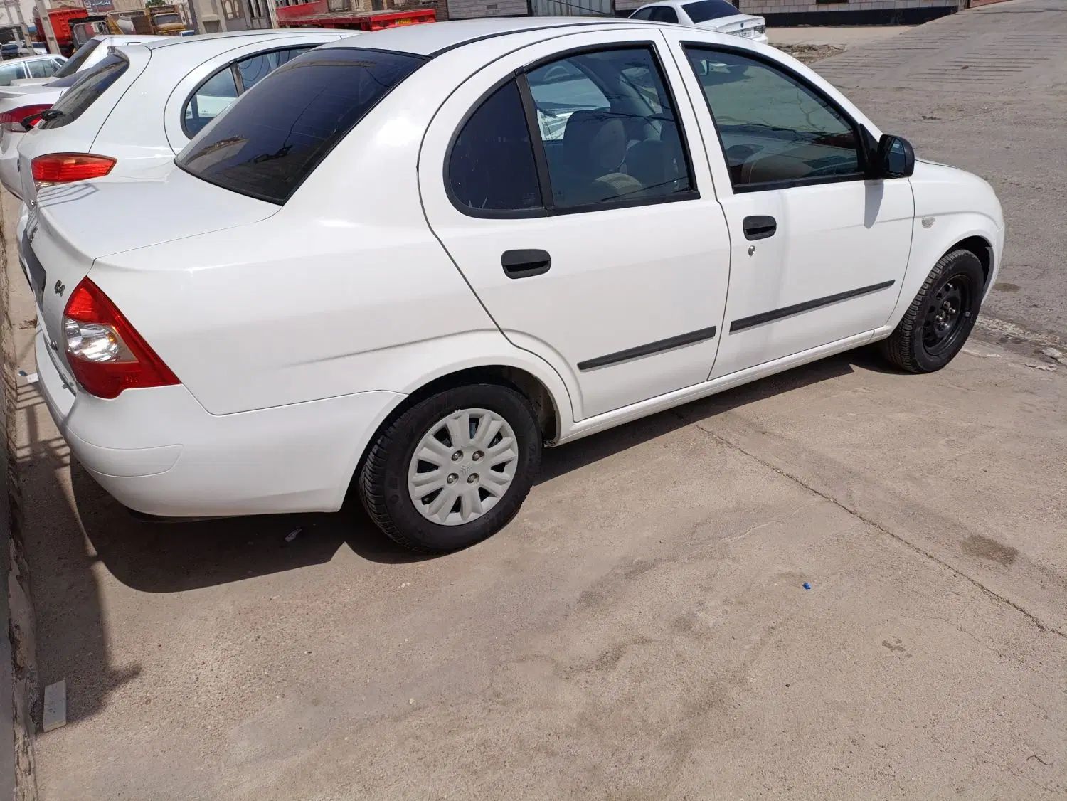 تیبا صندوق دار SX - 1401